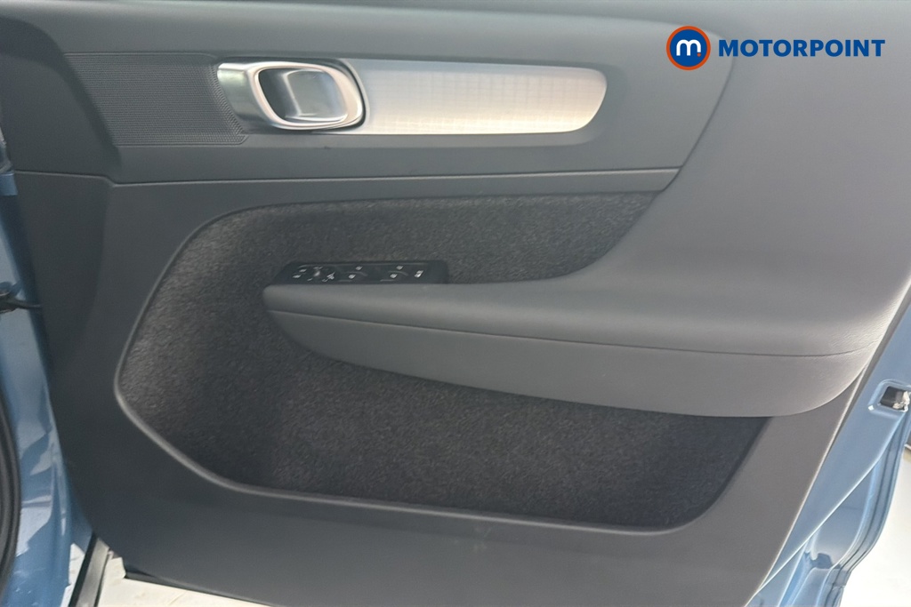Volvo Xc40 Core Automatic Petrol SUV - Stock Number (1650624) - 18th supplementary image