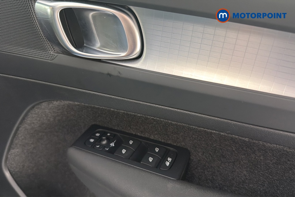 Volvo Xc40 Core Automatic Petrol SUV - Stock Number (1650624) - 19th supplementary image