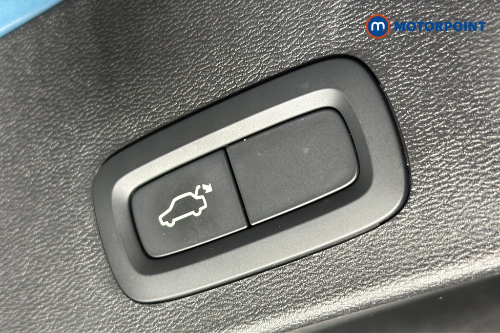 Volvo Xc40 Core Automatic Petrol SUV - Stock Number (1650624) - 35th supplementary image