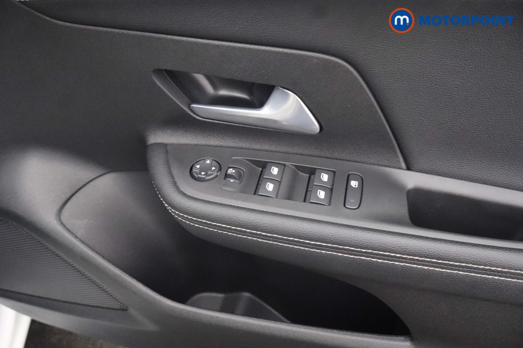 Vauxhall Mokka Ultimate Automatic Electric SUV - Stock Number (1650659) - 17th supplementary image