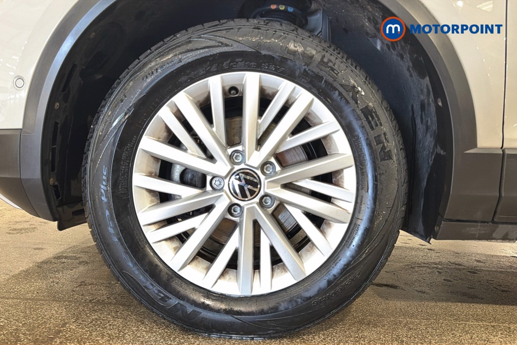 Volkswagen T-Roc Life Manual Petrol SUV - Stock Number (1650899) - 47th supplementary image