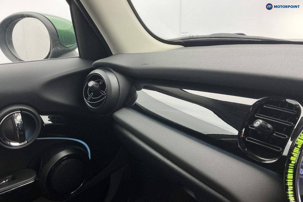 Mini Hatchback Cooper Classic Manual Petrol Hatchback - Stock Number (1650960) - 8th supplementary image