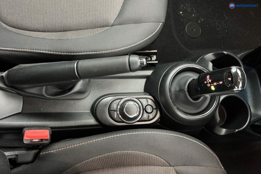 Mini Hatchback Cooper Classic Manual Petrol Hatchback - Stock Number (1650960) - 9th supplementary image