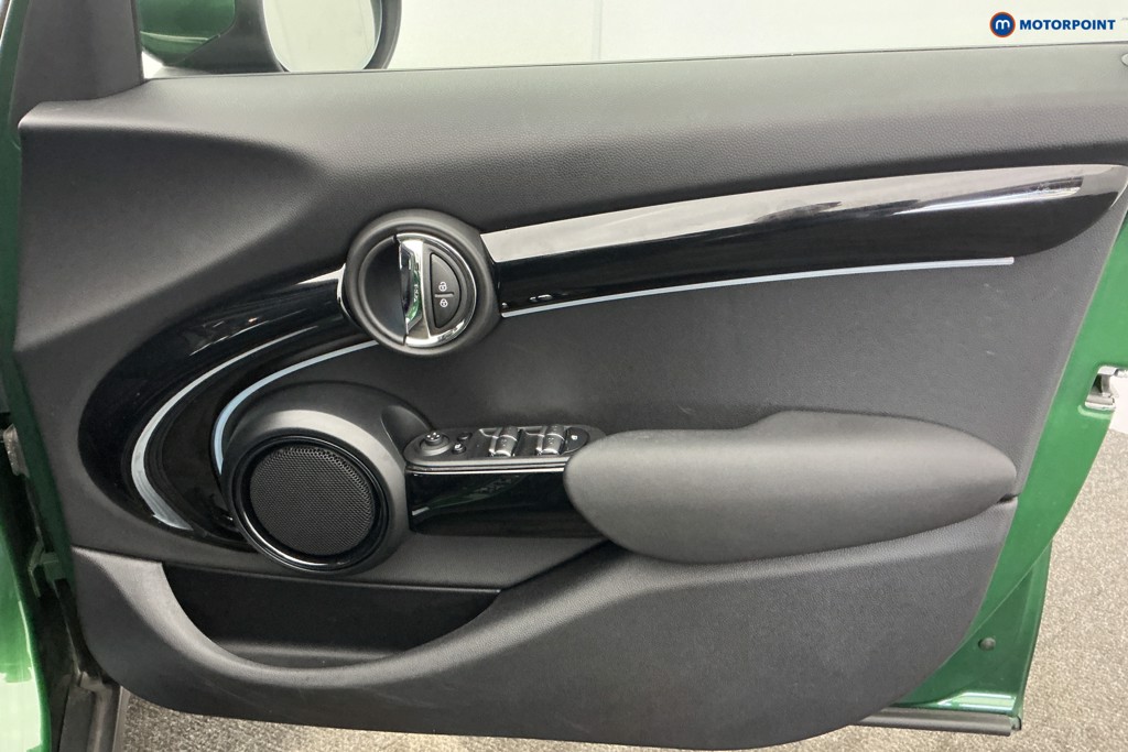Mini Hatchback Cooper Classic Manual Petrol Hatchback - Stock Number (1650960) - 15th supplementary image