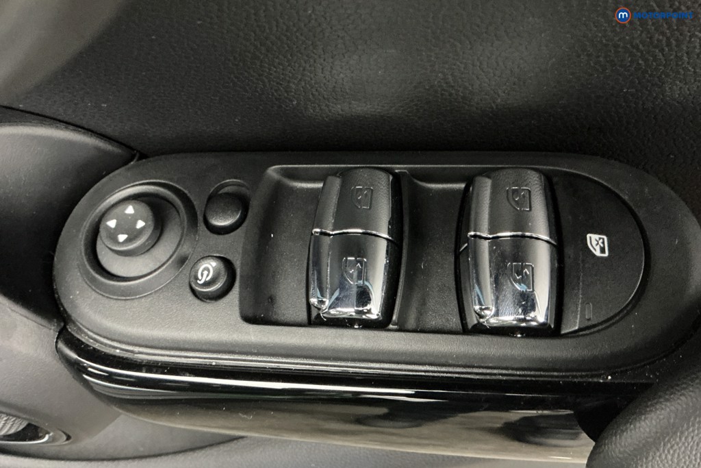 Mini Hatchback Cooper Classic Manual Petrol Hatchback - Stock Number (1650960) - 16th supplementary image