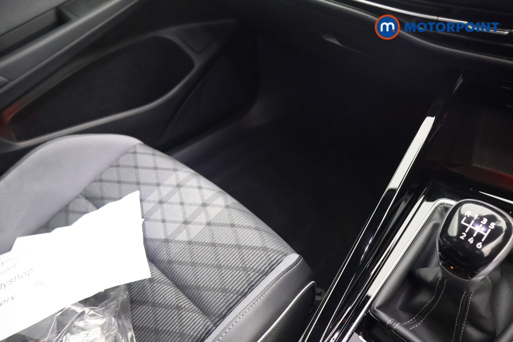 Volkswagen Golf R-Line Manual Petrol Hatchback - Stock Number (1650994) - 12th supplementary image