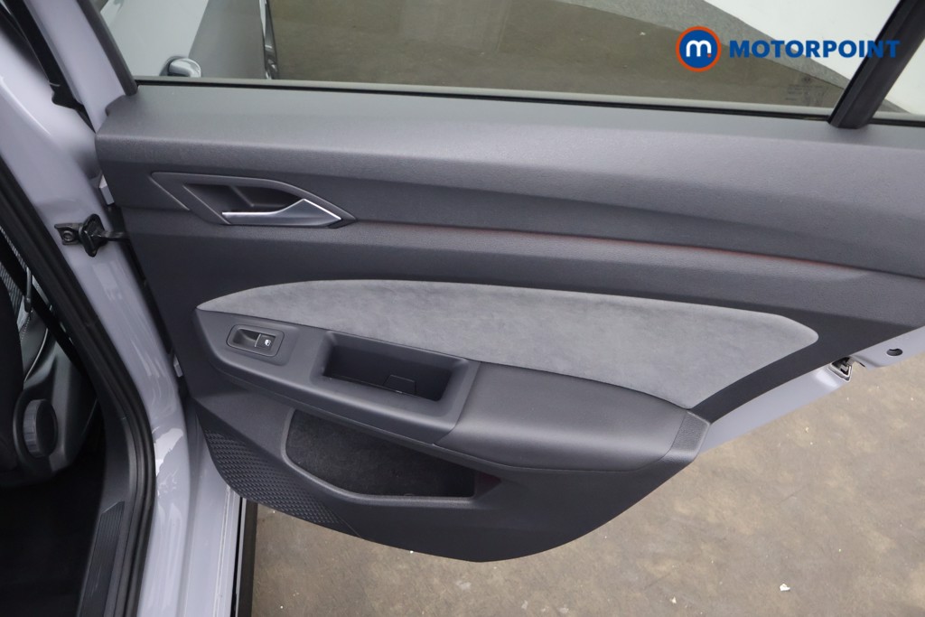 Volkswagen Golf R-Line Manual Petrol Hatchback - Stock Number (1650994) - 17th supplementary image