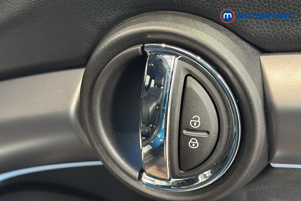Mini Hatchback Cooper Exclusive Automatic Petrol Hatchback - Stock Number (1651653) - 993rd supplementary image