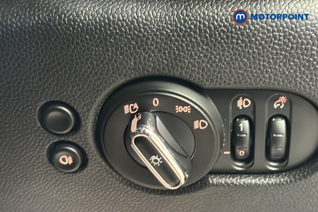 Mini Hatchback Cooper Exclusive Automatic Petrol Hatchback - Stock Number (1651653) - 994th supplementary image