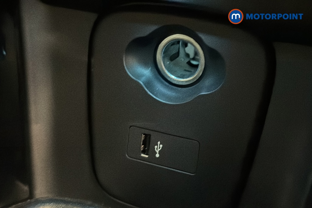 Mini Hatchback Cooper Exclusive Automatic Petrol Hatchback - Stock Number (1651653) - 995th supplementary image