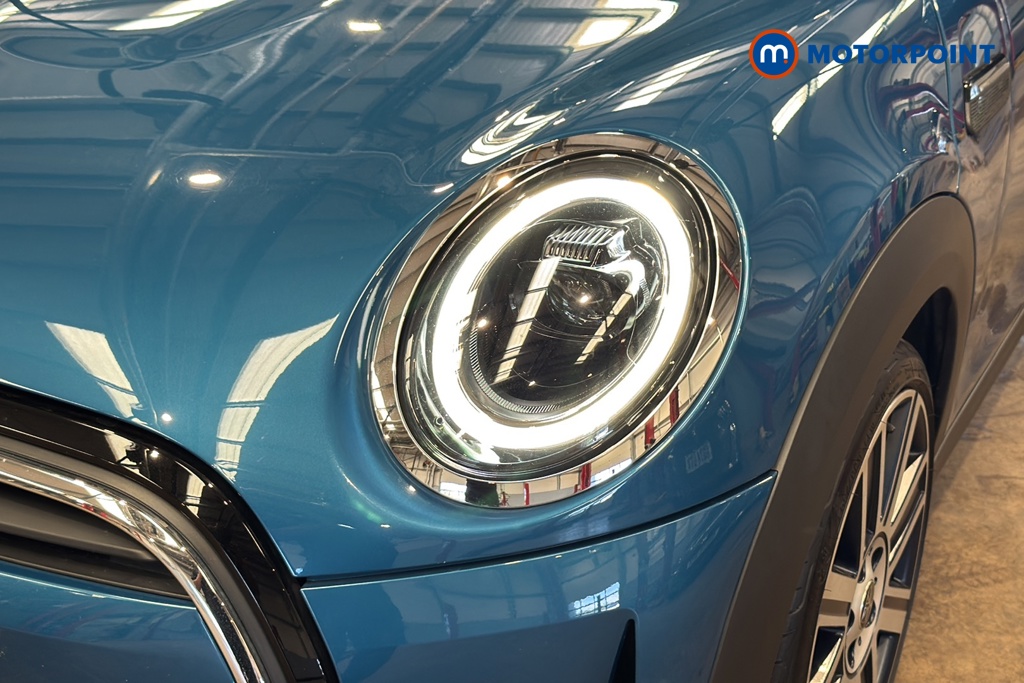 Mini Hatchback Cooper Exclusive Automatic Petrol Hatchback - Stock Number (1651653) - 42nd supplementary image