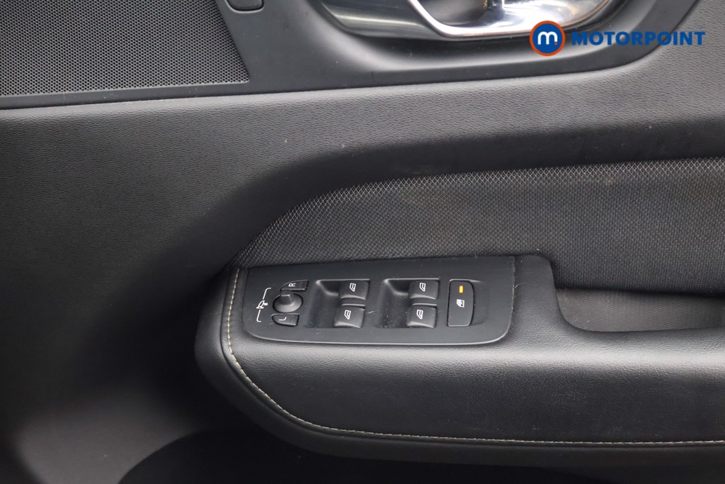 Volvo Xc60 R Design Automatic Petrol SUV - Stock Number (1651916) - 12th supplementary image