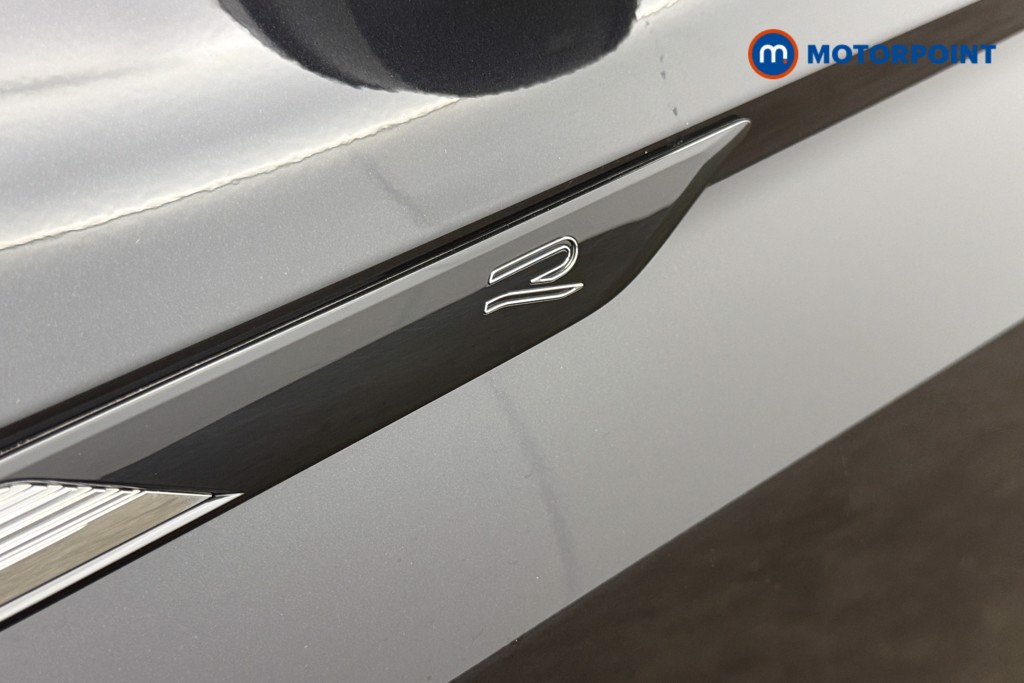 Volkswagen Tiguan R-Line Automatic Petrol SUV - Stock Number (1652082) - 5th supplementary image