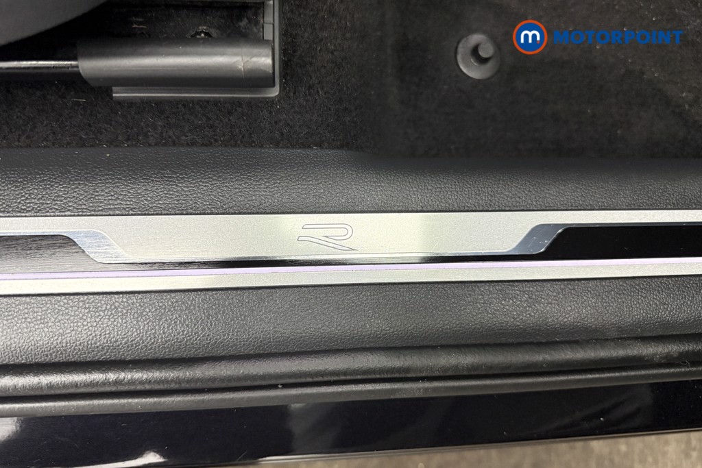 Volkswagen Tiguan R-Line Automatic Petrol SUV - Stock Number (1652082) - 19th supplementary image