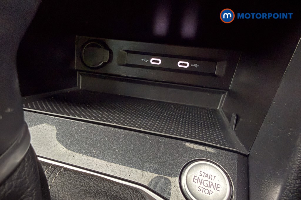 Volkswagen Tiguan R-Line Automatic Petrol SUV - Stock Number (1652082) - 32nd supplementary image