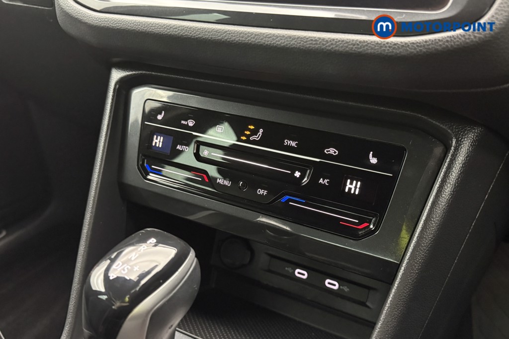 Volkswagen Tiguan R-Line Automatic Petrol SUV - Stock Number (1652082) - 34th supplementary image