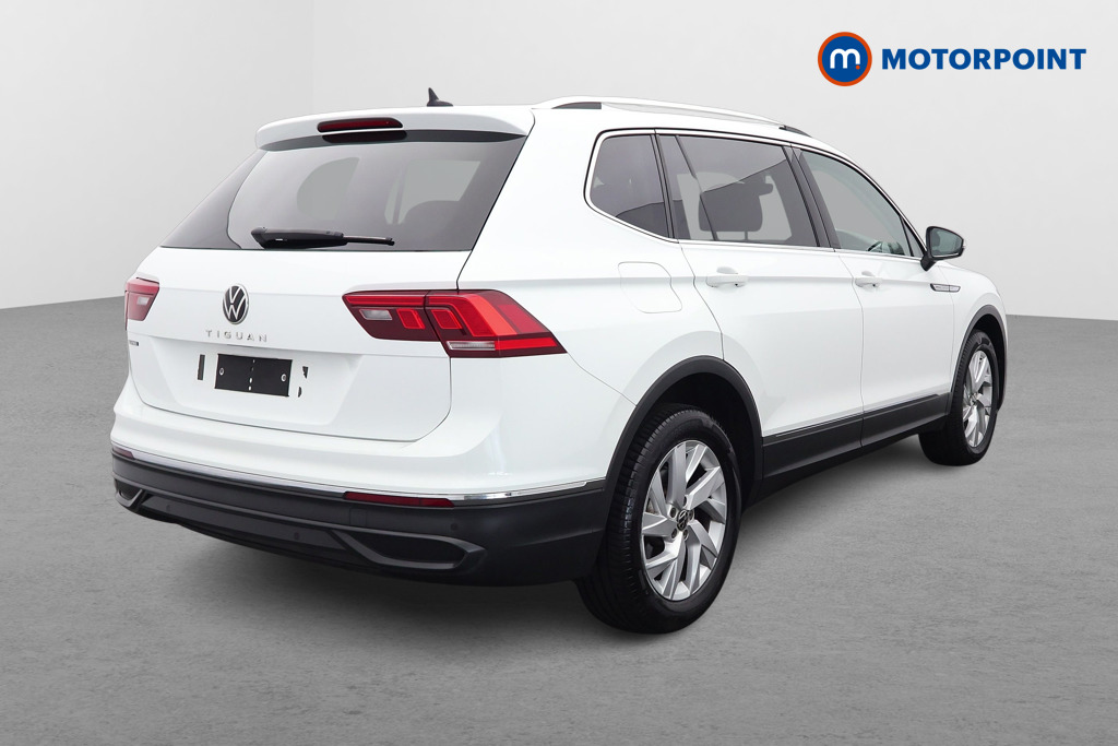 Volkswagen Tiguan Allspace Life Manual Petrol SUV - Stock Number (1652106) - Drivers side rear corner