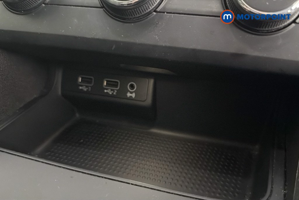 Seat Leon Se Dynamic Manual Petrol Hatchback - Stock Number (1652170) - 17th supplementary image