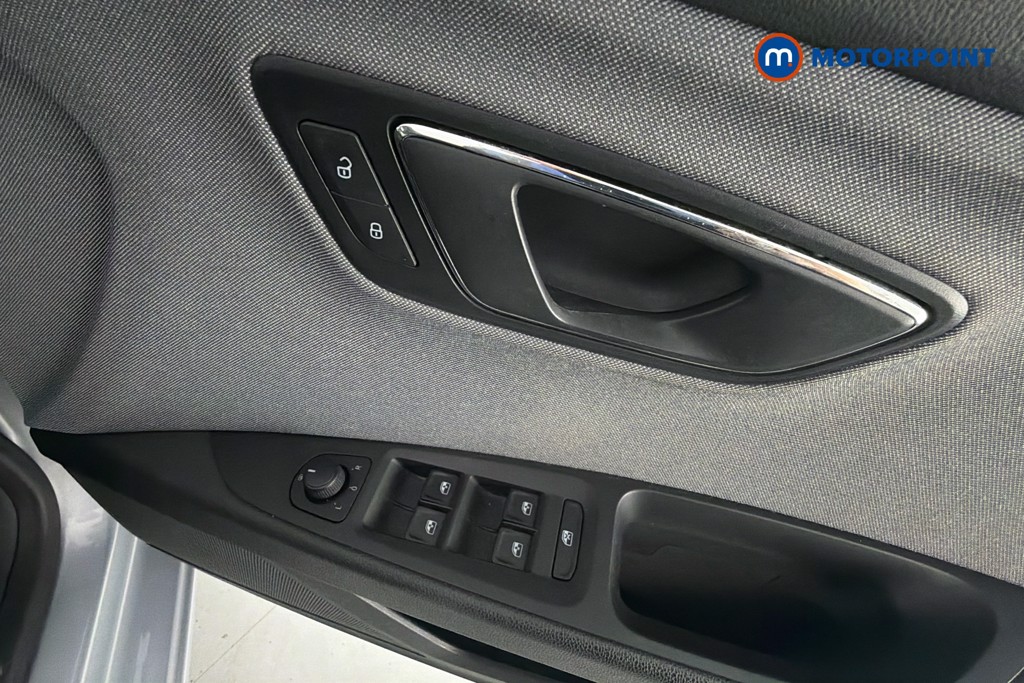 Seat Leon Se Dynamic Manual Petrol Hatchback - Stock Number (1652170) - 19th supplementary image