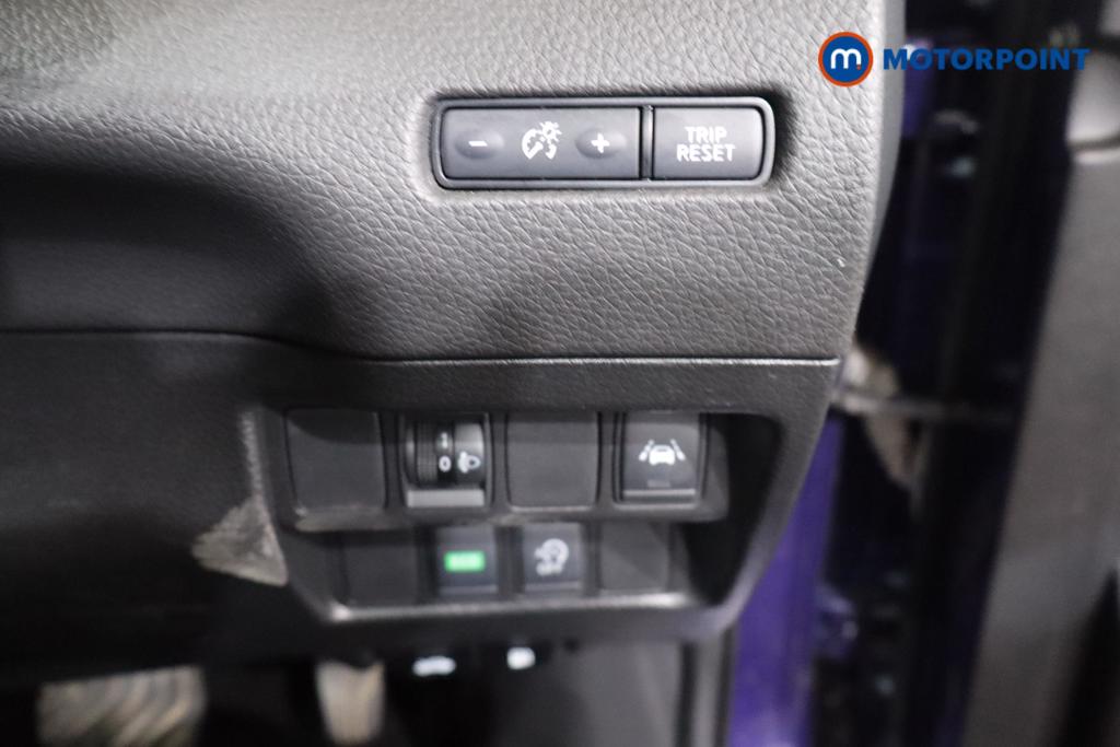 Nissan Qashqai N-Connecta Automatic Petrol SUV - Stock Number (1652203) - 10th supplementary image