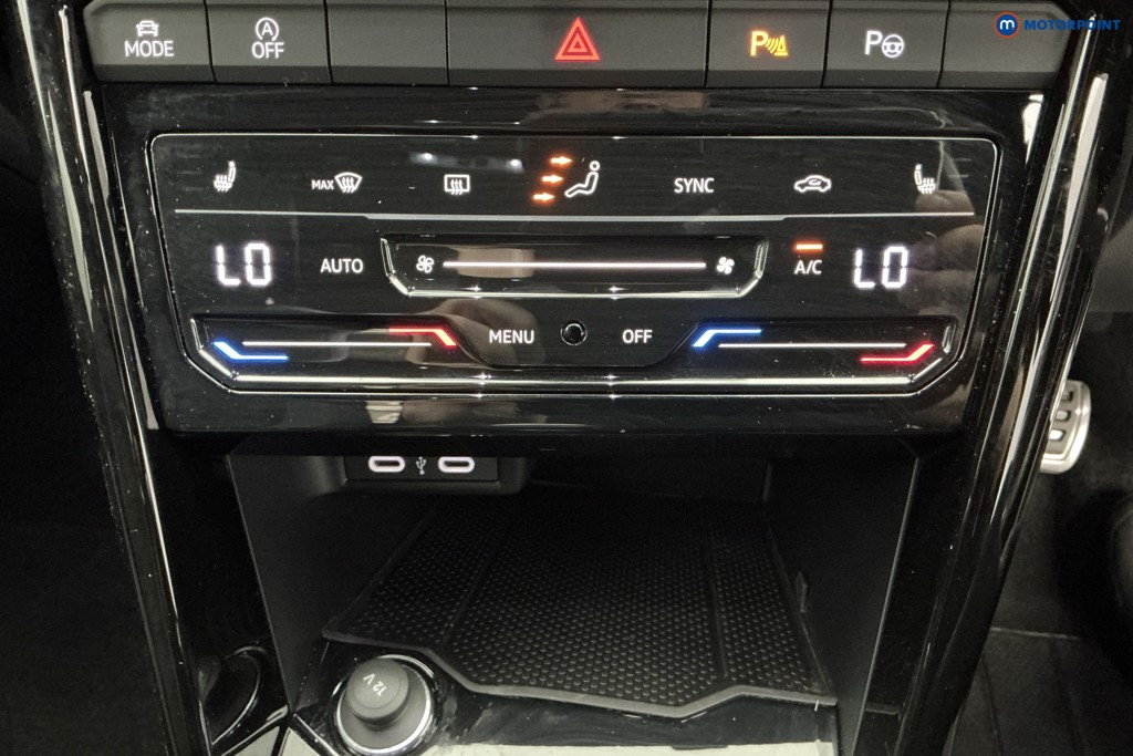 Volkswagen T-Roc R-Line Manual Petrol SUV - Stock Number (1652348) - 10th supplementary image