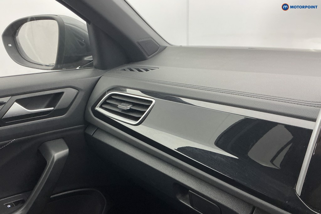 Volkswagen T-Roc R-Line Manual Petrol SUV - Stock Number (1652348) - 11th supplementary image