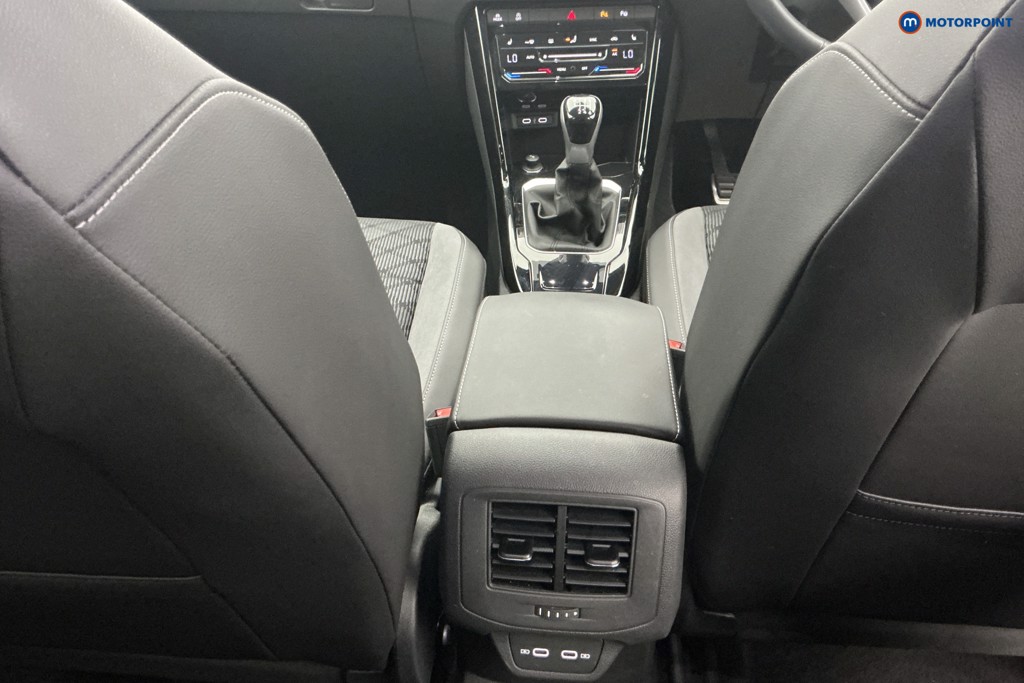 Volkswagen T-Roc R-Line Manual Petrol SUV - Stock Number (1652348) - 16th supplementary image