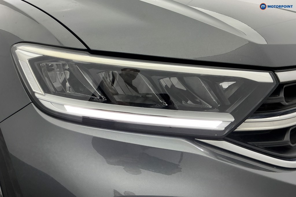 Volkswagen T-Roc R-Line Manual Petrol SUV - Stock Number (1652348) - 17th supplementary image