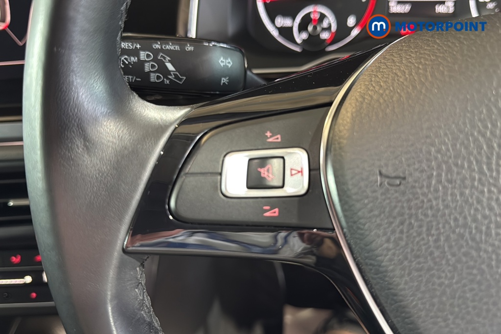 Volkswagen Polo SEL Manual Petrol Hatchback - Stock Number (1652528) - 4th supplementary image