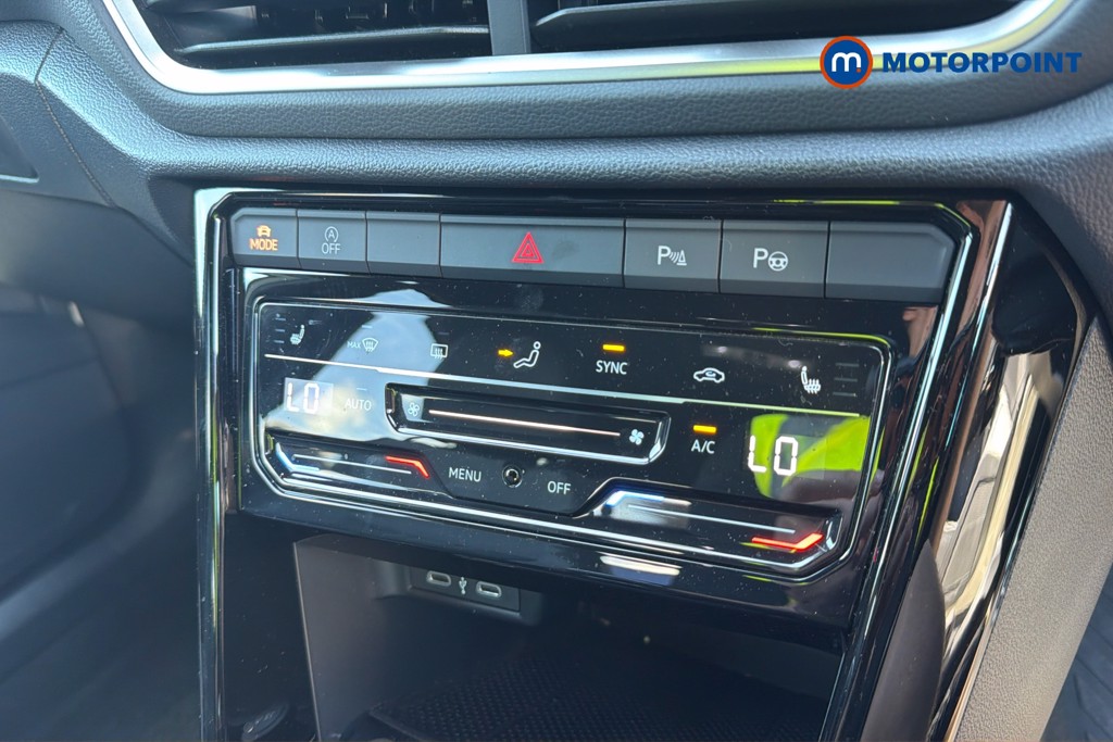 Volkswagen T-Roc R-Line Manual Petrol SUV - Stock Number (1652784) - 35th supplementary image