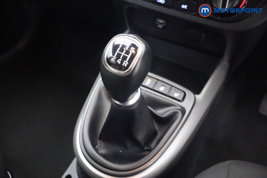Hyundai I10 Premium Manual Petrol Hatchback - Stock Number (1653447) - 4th supplementary image