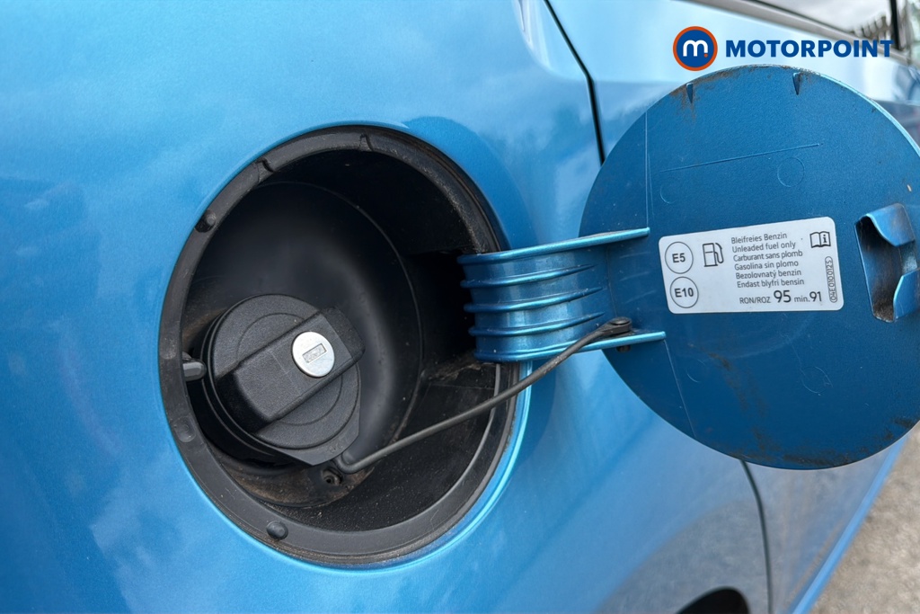 Volkswagen UP Black Edition Manual Petrol Hatchback - Stock Number (1653663) - 41st supplementary image
