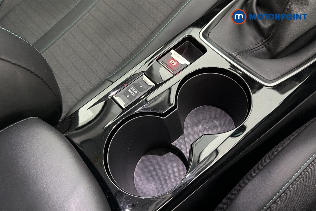 Peugeot 2008 Allure Premium Manual Petrol SUV - Stock Number (1653773) - 16th supplementary image