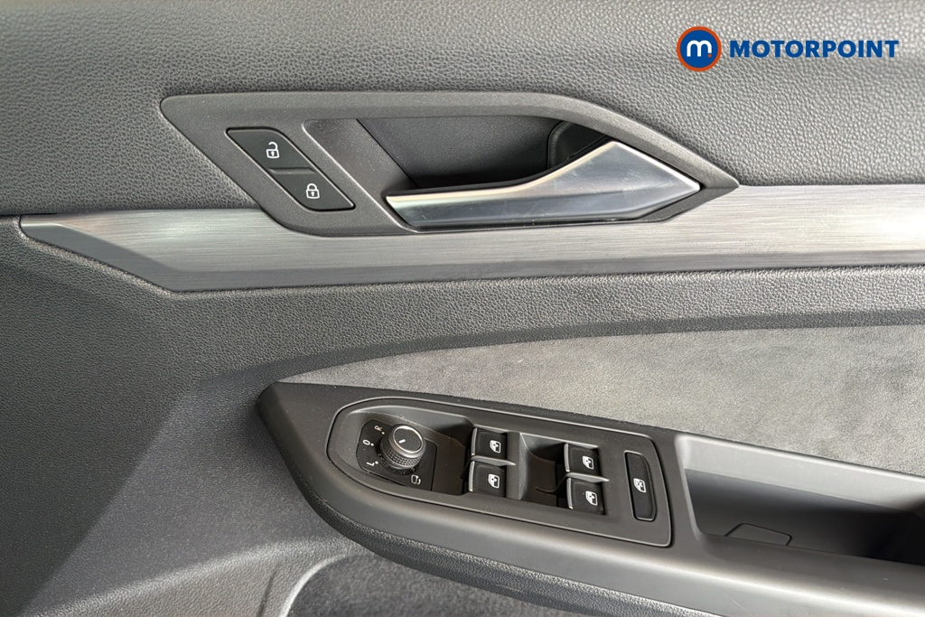 Volkswagen Golf Style Manual Petrol Hatchback - Stock Number (1653975) - 19th supplementary image