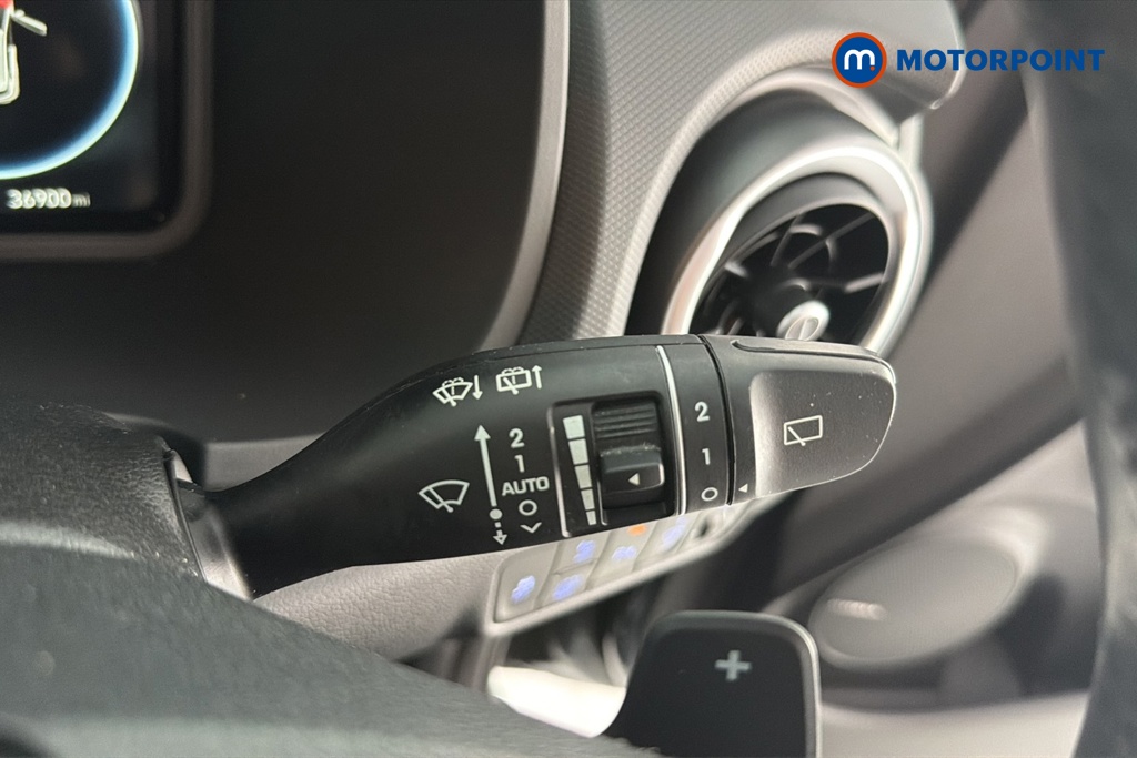Hyundai Kona Ultimate Automatic Petrol-Electric Hybrid SUV - Stock Number (1654699) - 6th supplementary image