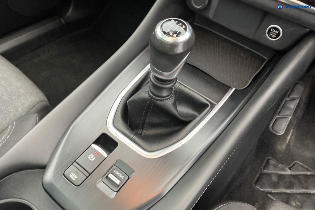 Nissan Qashqai N-Connecta Manual Petrol SUV - Stock Number (1646722) - 15th supplementary image