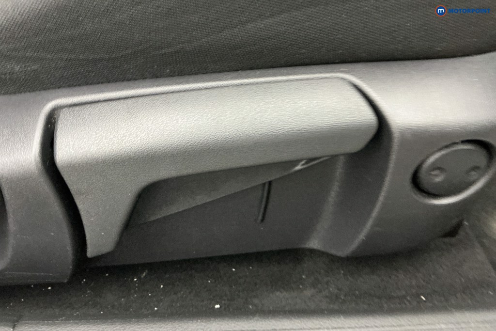 Nissan Qashqai N-Connecta Manual Petrol SUV - Stock Number (1646722) - 23rd supplementary image