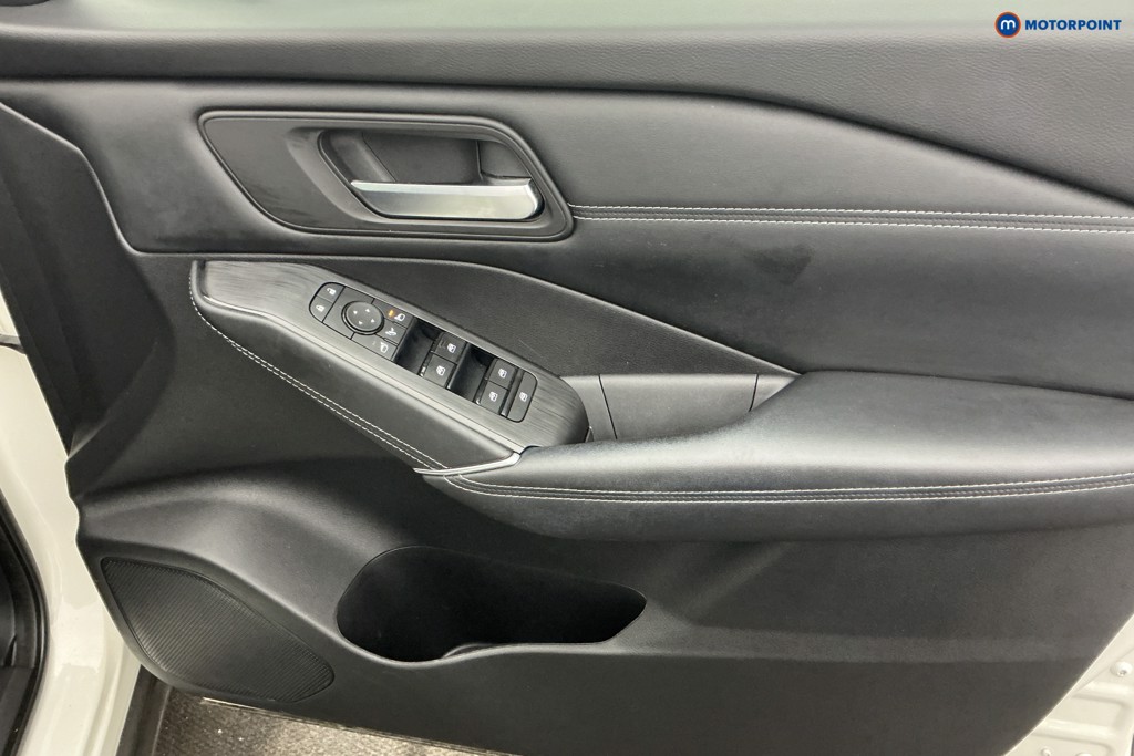 Nissan Qashqai N-Connecta Manual Petrol SUV - Stock Number (1646722) - 24th supplementary image