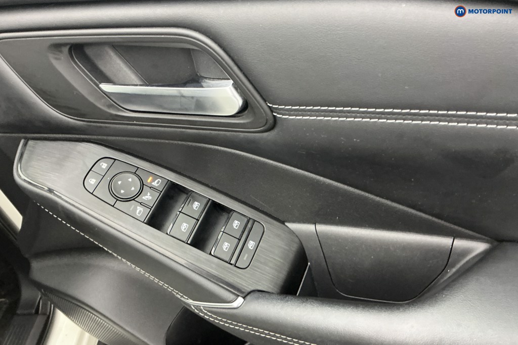 Nissan Qashqai N-Connecta Manual Petrol SUV - Stock Number (1646722) - 25th supplementary image