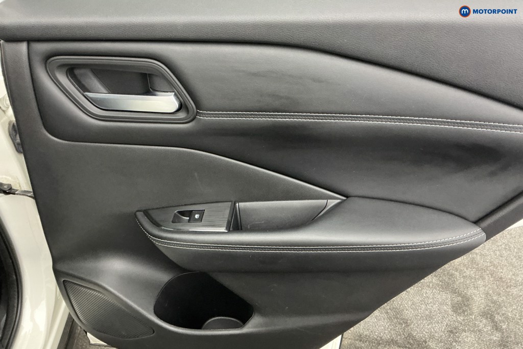 Nissan Qashqai N-Connecta Manual Petrol SUV - Stock Number (1646722) - 26th supplementary image