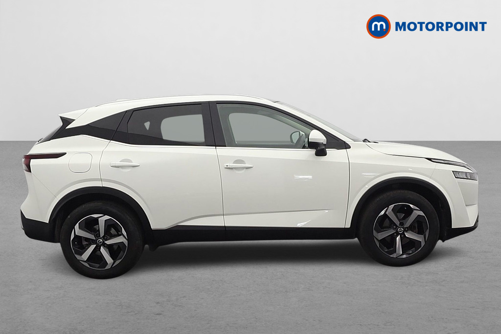 Nissan Qashqai N-Connecta Manual Petrol SUV - Stock Number (1646722) - Drivers side