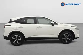 Nissan Qashqai N-Connecta Manual Petrol SUV - Stock Number (1646722) - Drivers side