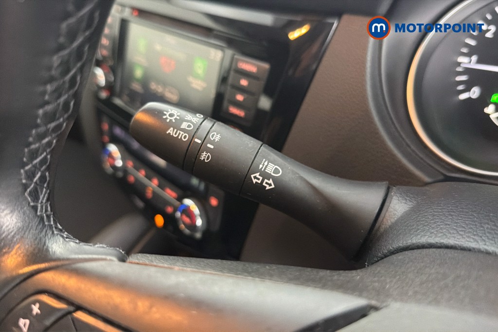 Nissan Qashqai Acenta Premium Automatic Petrol SUV - Stock Number (1651967) - 6th supplementary image