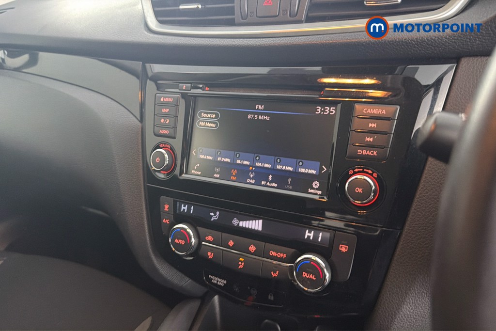 Nissan Qashqai Acenta Premium Automatic Petrol SUV - Stock Number (1651967) - 9th supplementary image