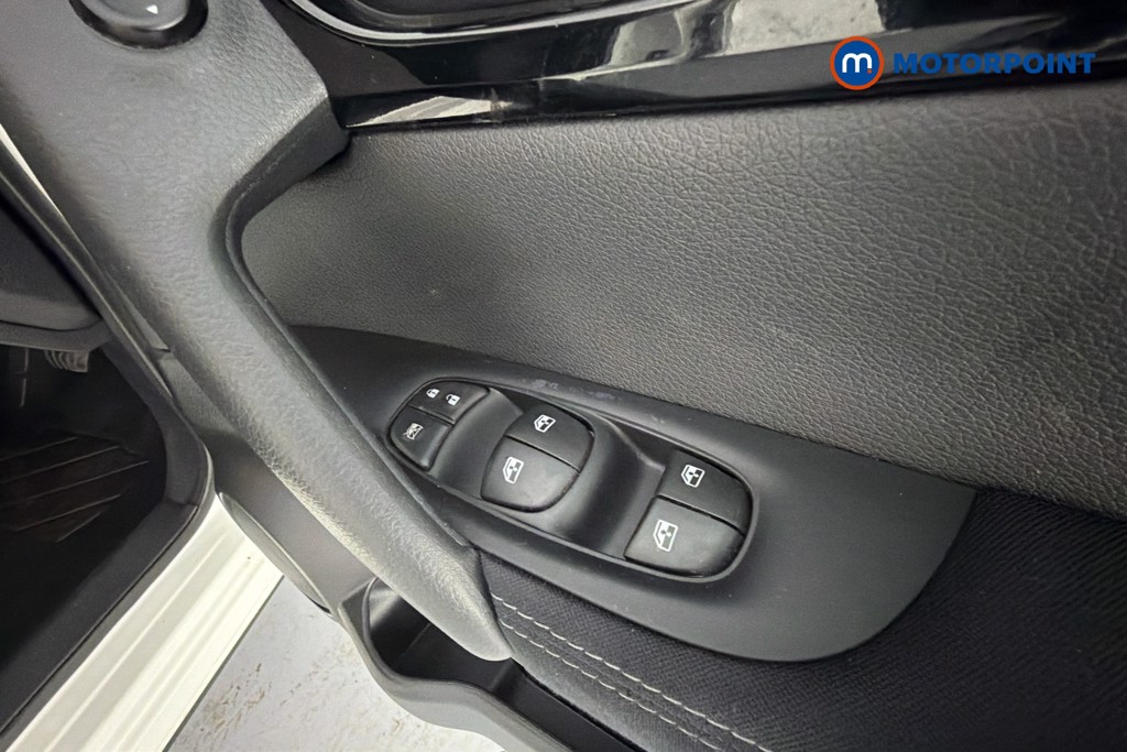 Nissan Qashqai Acenta Premium Automatic Petrol SUV - Stock Number (1651967) - 20th supplementary image