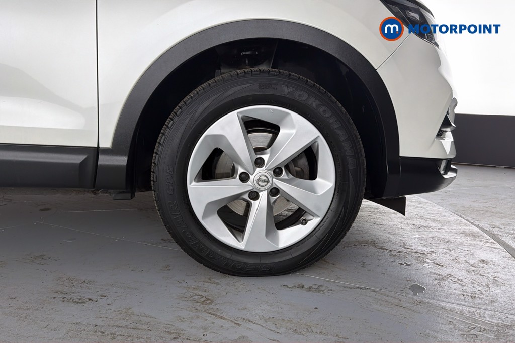 Nissan Qashqai Acenta Premium Automatic Petrol SUV - Stock Number (1651967) - 50th supplementary image