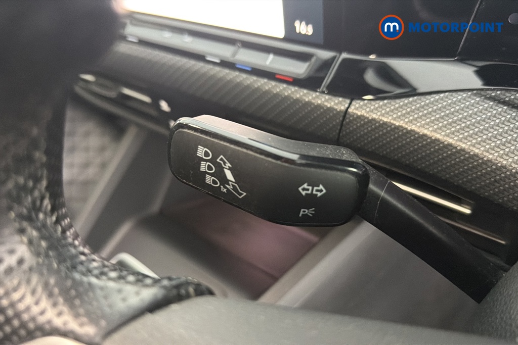 Volkswagen Golf R-Line Manual Petrol Hatchback - Stock Number (1652627) - 5th supplementary image