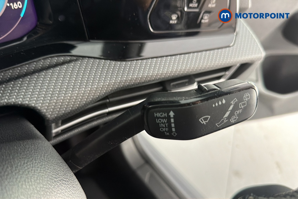 Volkswagen Golf R-Line Manual Petrol Hatchback - Stock Number (1652627) - 6th supplementary image