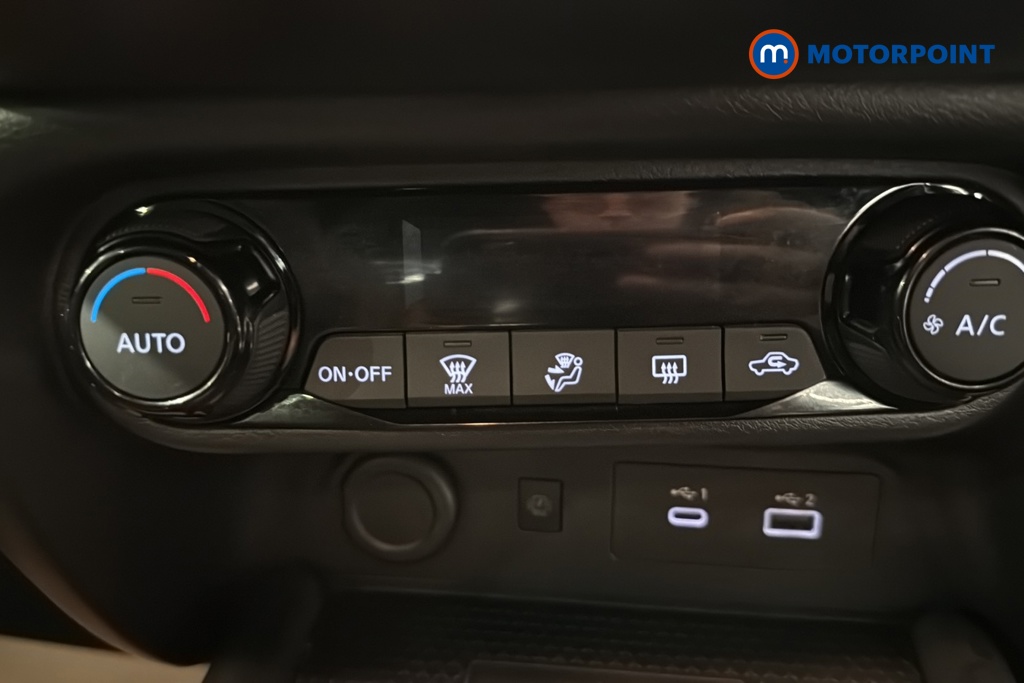 Nissan Juke N-Connecta Automatic Petrol SUV - Stock Number (1642452) - 12th supplementary image