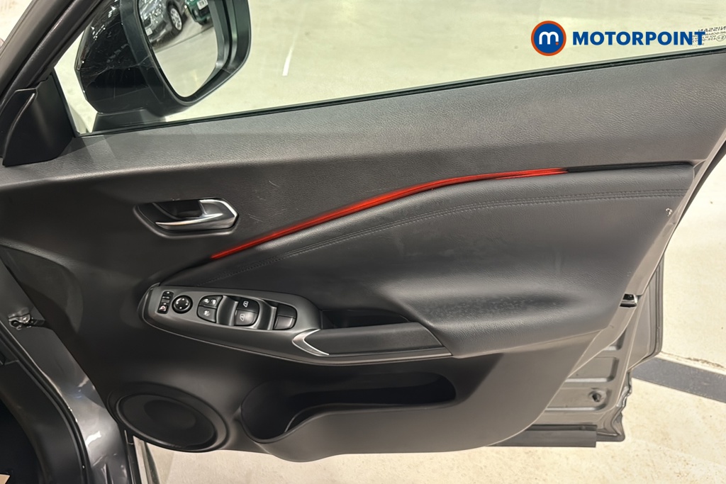 Nissan Juke N-Connecta Automatic Petrol SUV - Stock Number (1642452) - 18th supplementary image